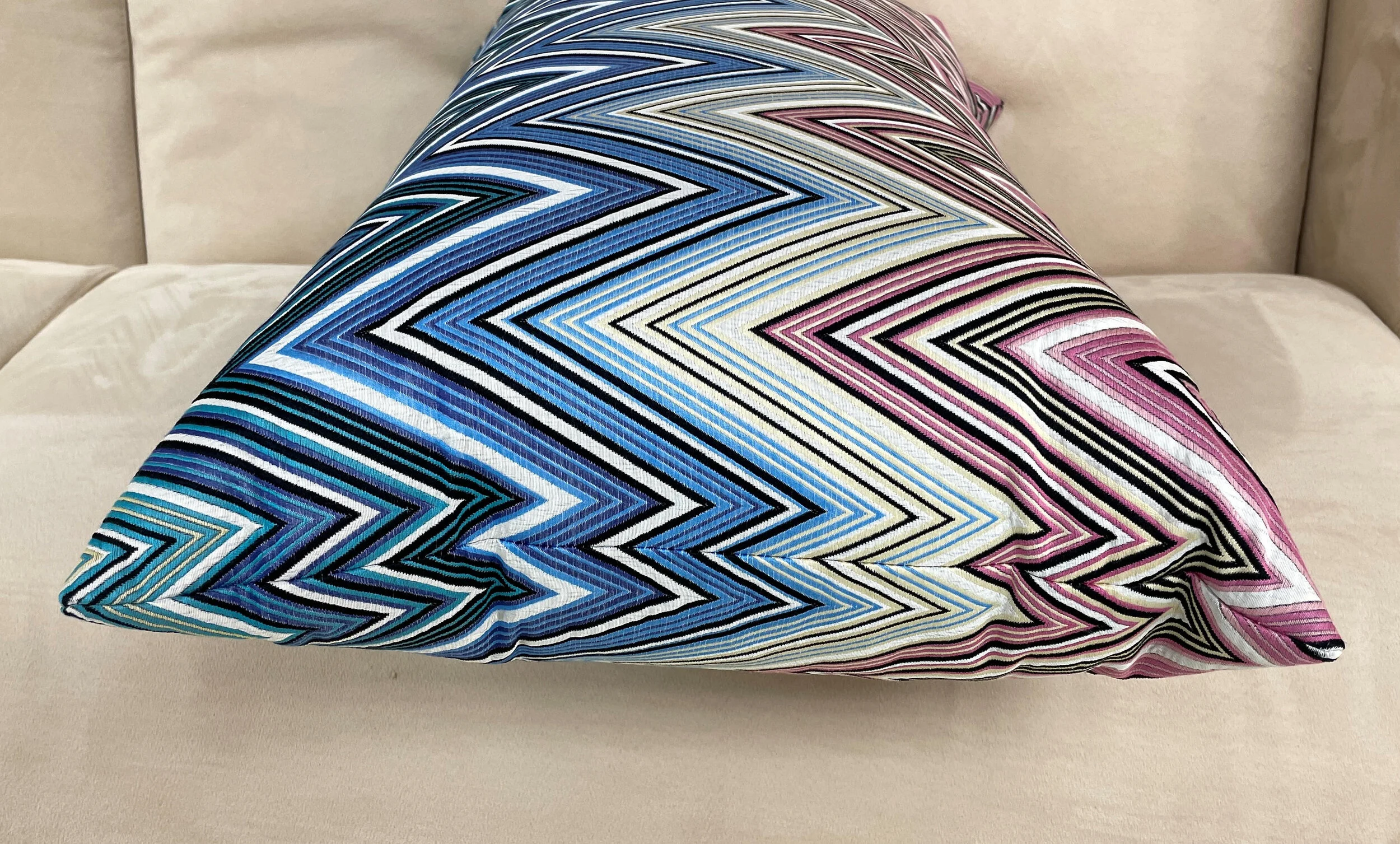 Encore Furniture Gallery-Missoni 29-Inch Accent Bolster or Kidney